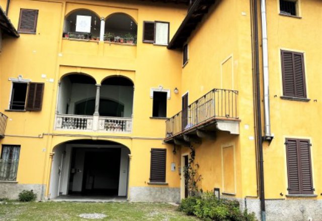 Pusiano 100 meters from the lake two-room apartment Pt. aut. with Parking space