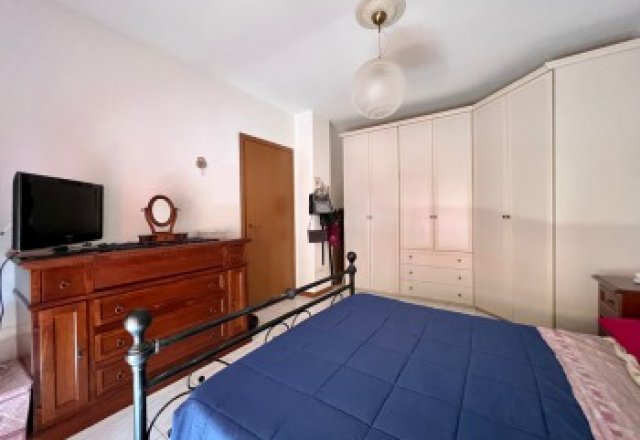 One bedroom apartment with balcony and garage - 16