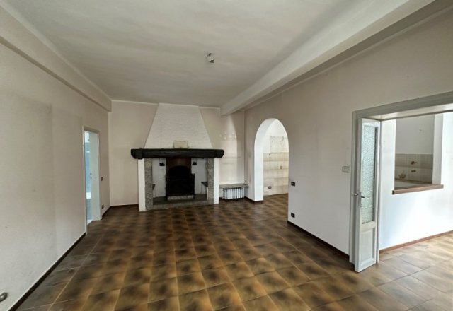 Large two-room apartment with independent entrance and cellar - 2
