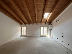 Large attic apartment with garage and two cellars - 14