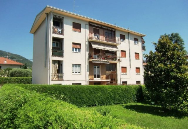 Longone al Segrino large two-room apartment with garage and cellar