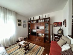 Large renovated two-room apartment with balcony - 12