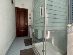 Large renovated two-room apartment with balcony - 20