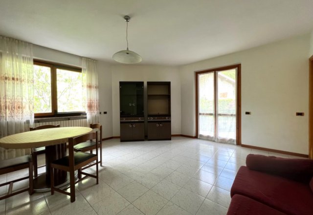Semi-detached villa with private garden and double garage - 43