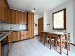 Semi-detached villa with private garden and double garage - 52