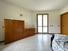 Semi-detached villa with private garden and double garage - 20