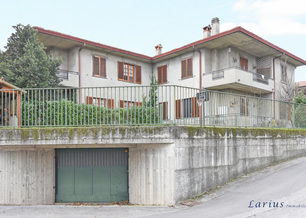 Vendita Appartamento Orsenigo - Orsenigo 3 locali + servizi al piano primo box triplo e cantina Località Parzano