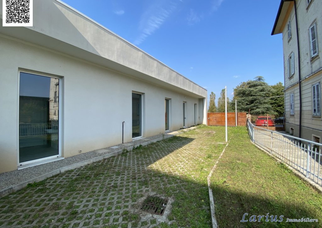Sale undefined Lurago d'Erba - Large commercial space with an external area of relevance Locality 