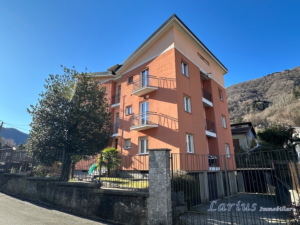 Vendita Quadrilocale Appartamento Valbrona via Carlo Roncareggi 486331